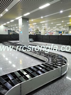 Flat conveyor for BHS