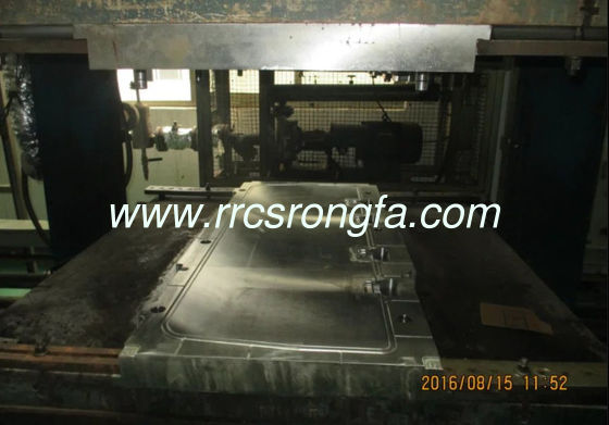 Toolings for rubber slat
