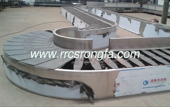 Baggage reclaim carousel. flat carousel. flat plate carousel. plane baggage carousel. horizaontal claim conveyor
