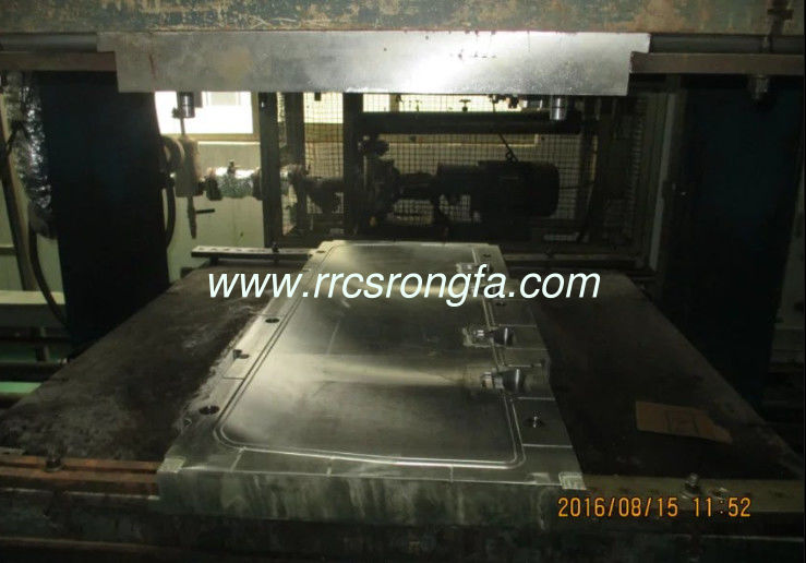 Toolings for rubber slat