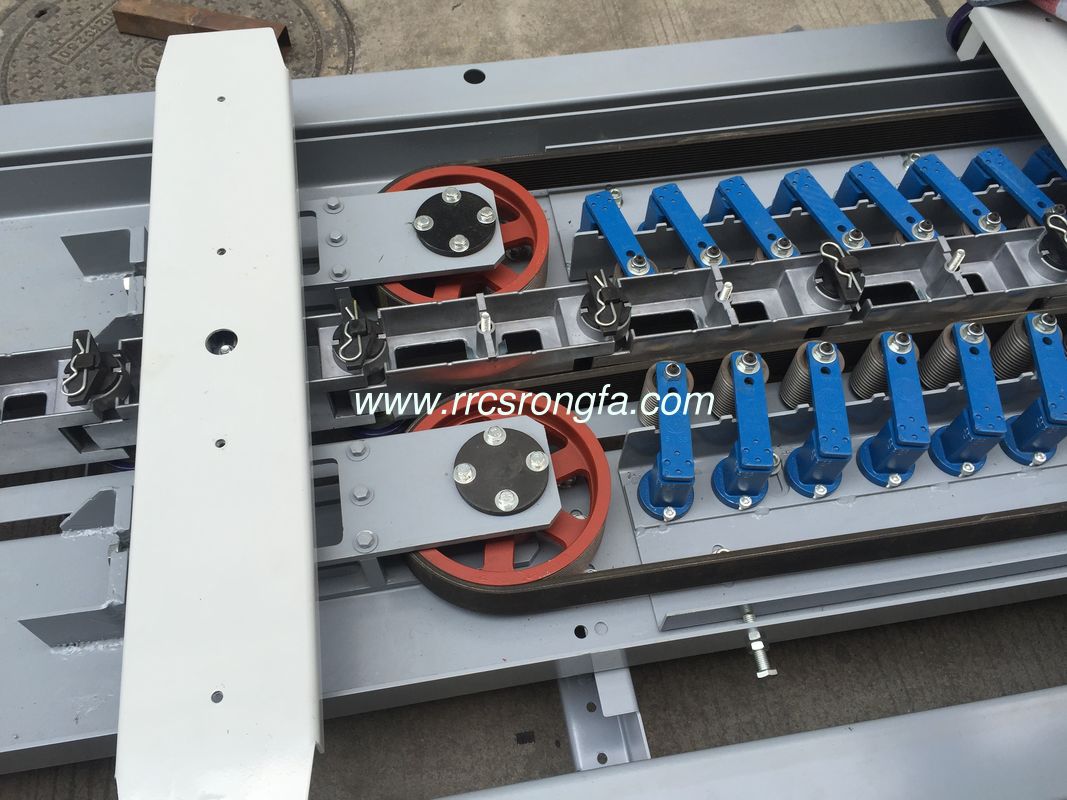Baggage reclaim carousel. flat carousel. flat plate carousel. plane baggage carousel. horizaontal claim conveyor