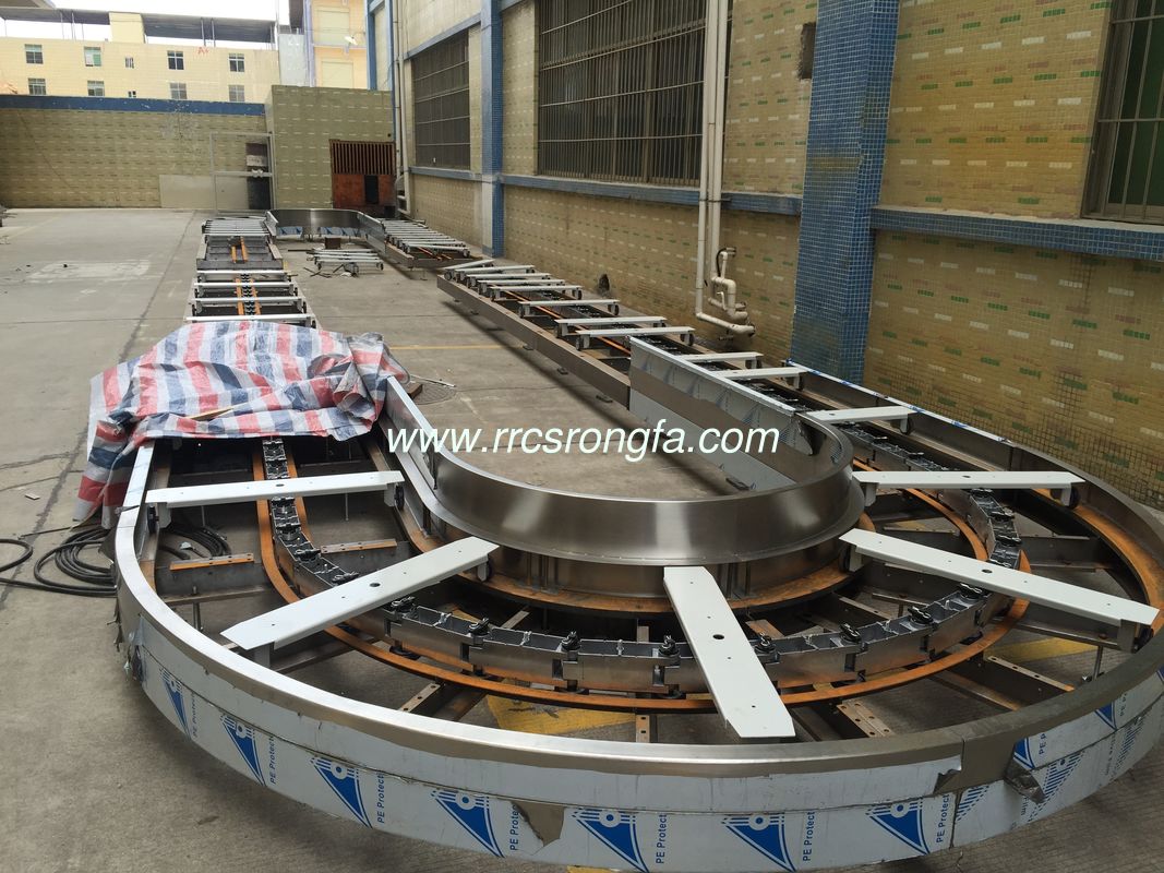 Baggage reclaim carousel. flat carousel. flat plate carousel. plane baggage carousel. horizaontal claim conveyor