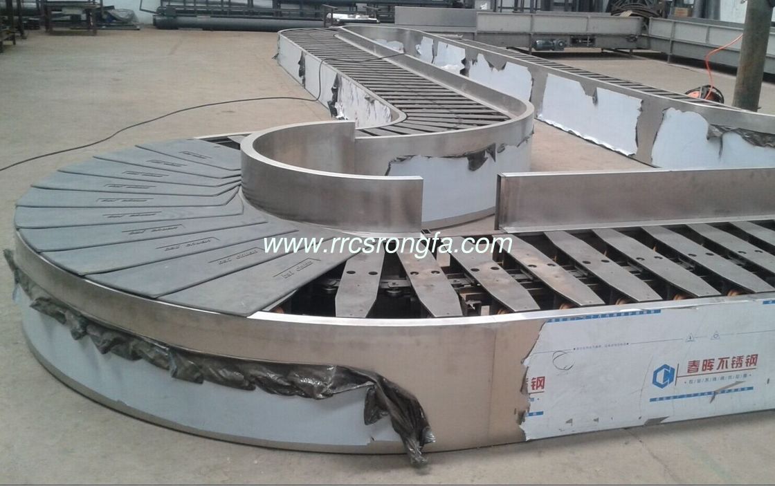 Baggage reclaim carousel. flat carousel. flat plate carousel. plane baggage carousel. horizaontal claim conveyor